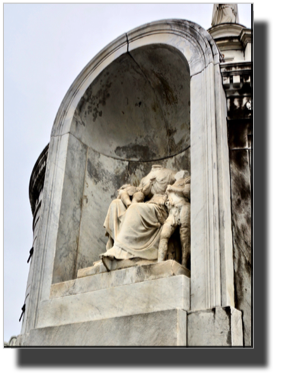 St. Louis Cemetary No.1 DSC02932.jpeg