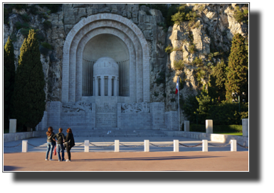 Memorial to the French dead in both world wars DSC01620.jpg