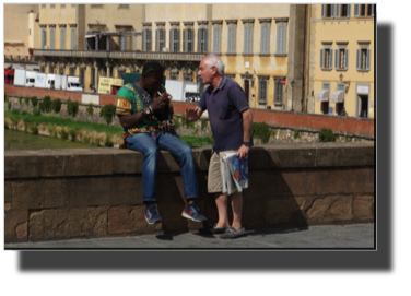 A friendly conversation on Ponte Santa Trinita DSC01189.JPG