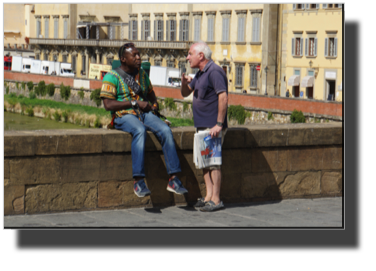 A friendly conversation on Ponte Santa Trinita DSC01190.JPG