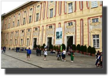 Palazzo Ducale, Piazza De Ferrari DSC00890.jpg