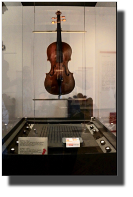 Palazzo Doria Tursi, Paganini's violin DSC01040.jpg