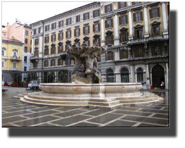 Fontana dei Trioni - Piazza Vitotio Veneto IMG_4481.jpg