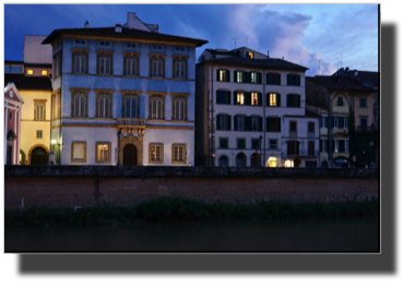 Arno river through Pisa DSC01343.jpg