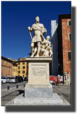 Piazza Francesco Carrara DSC01347.jpg