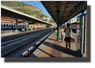 Train station Ventimiglia DSC00448.jpg