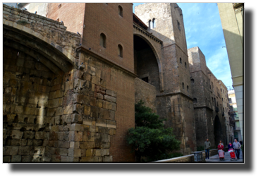 Part of he Roman Wall in Barcelona
DSC03585.jpg