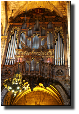 Barcelona Cathedral DSC03596.jpg