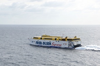 Fred Olsen Express leaves too DSC03926.jpg