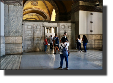 Ayasofya - Tha Marble door
DSC05528.JPG